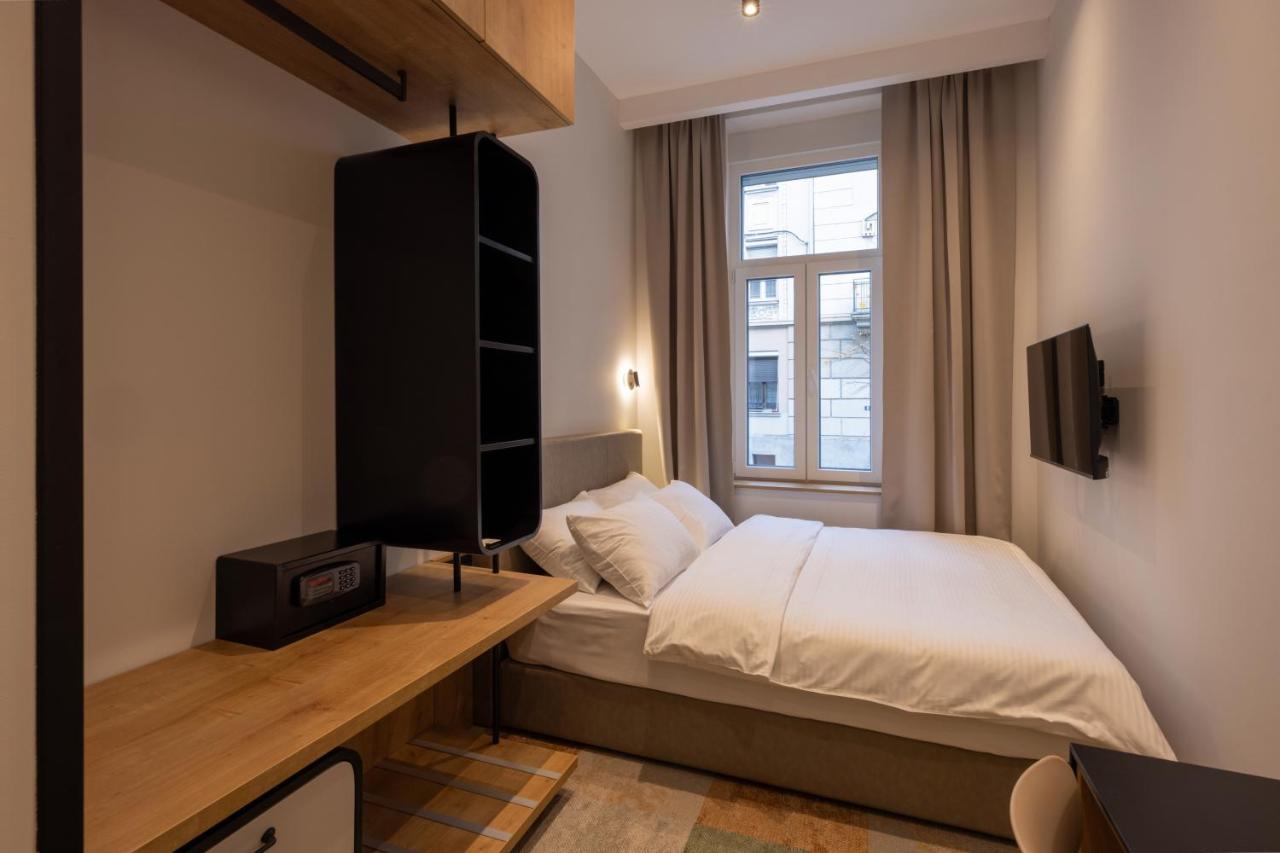 Hop Inn Rooms & Suites Belgrade Exterior photo