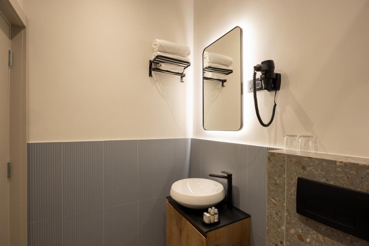 Hop Inn Rooms & Suites Belgrade Exterior photo