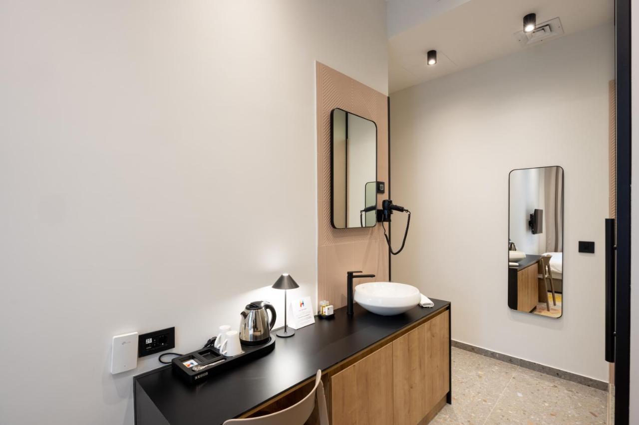 Hop Inn Rooms & Suites Belgrade Exterior photo