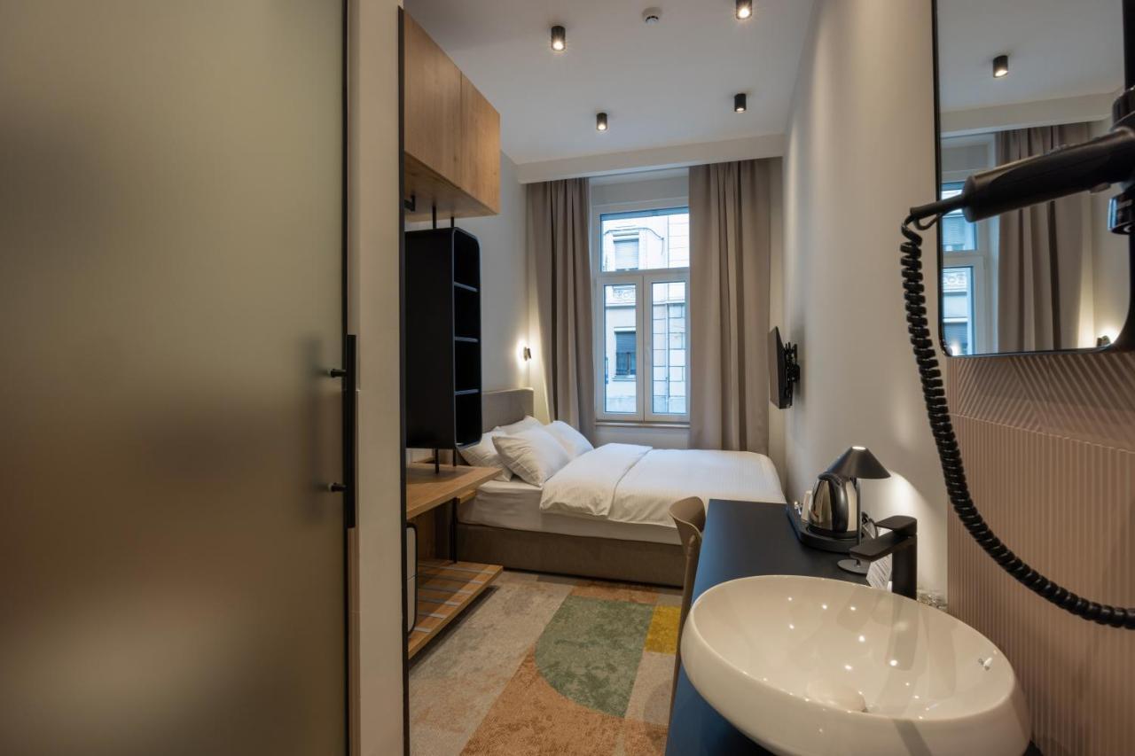 Hop Inn Rooms & Suites Belgrade Exterior photo