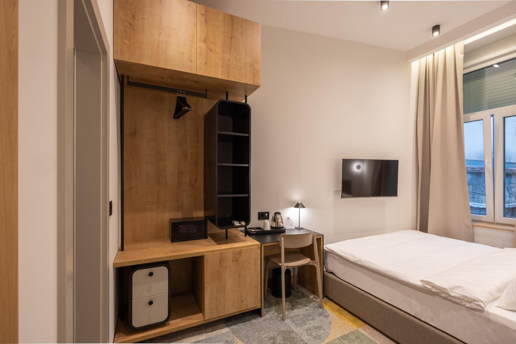 Hop Inn Rooms & Suites Belgrade Exterior photo